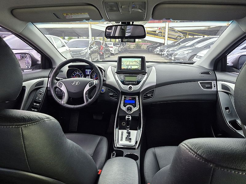 HYUNDAI AVANTE MD 2012