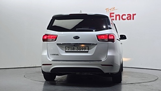 KIA CARNIVAL 2017