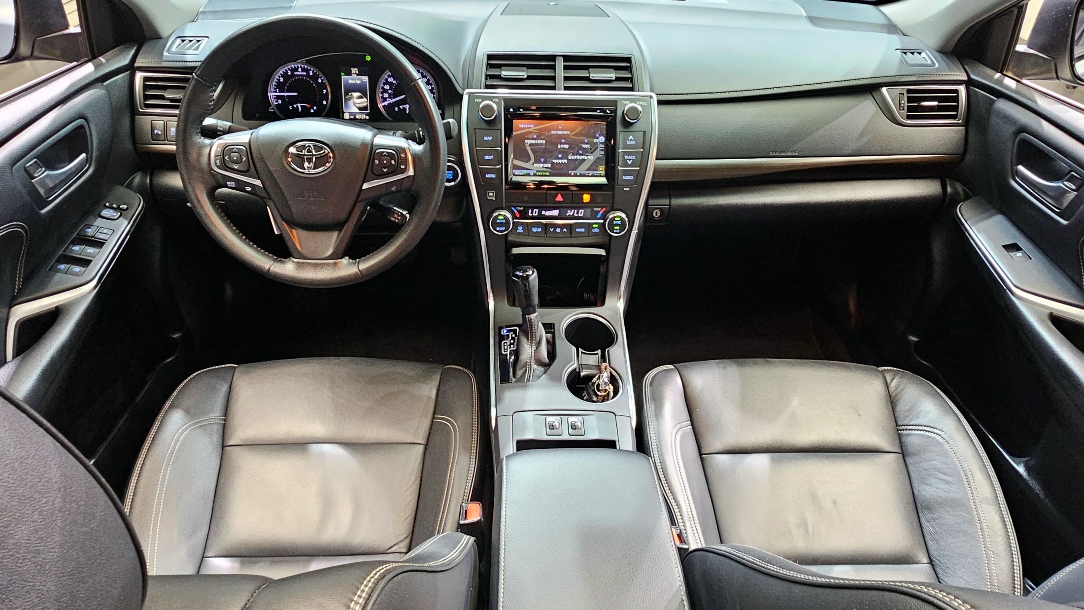 TOYOTA CAMRY 2016