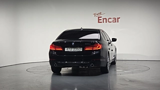 BMW 5-SERIES G30 2017