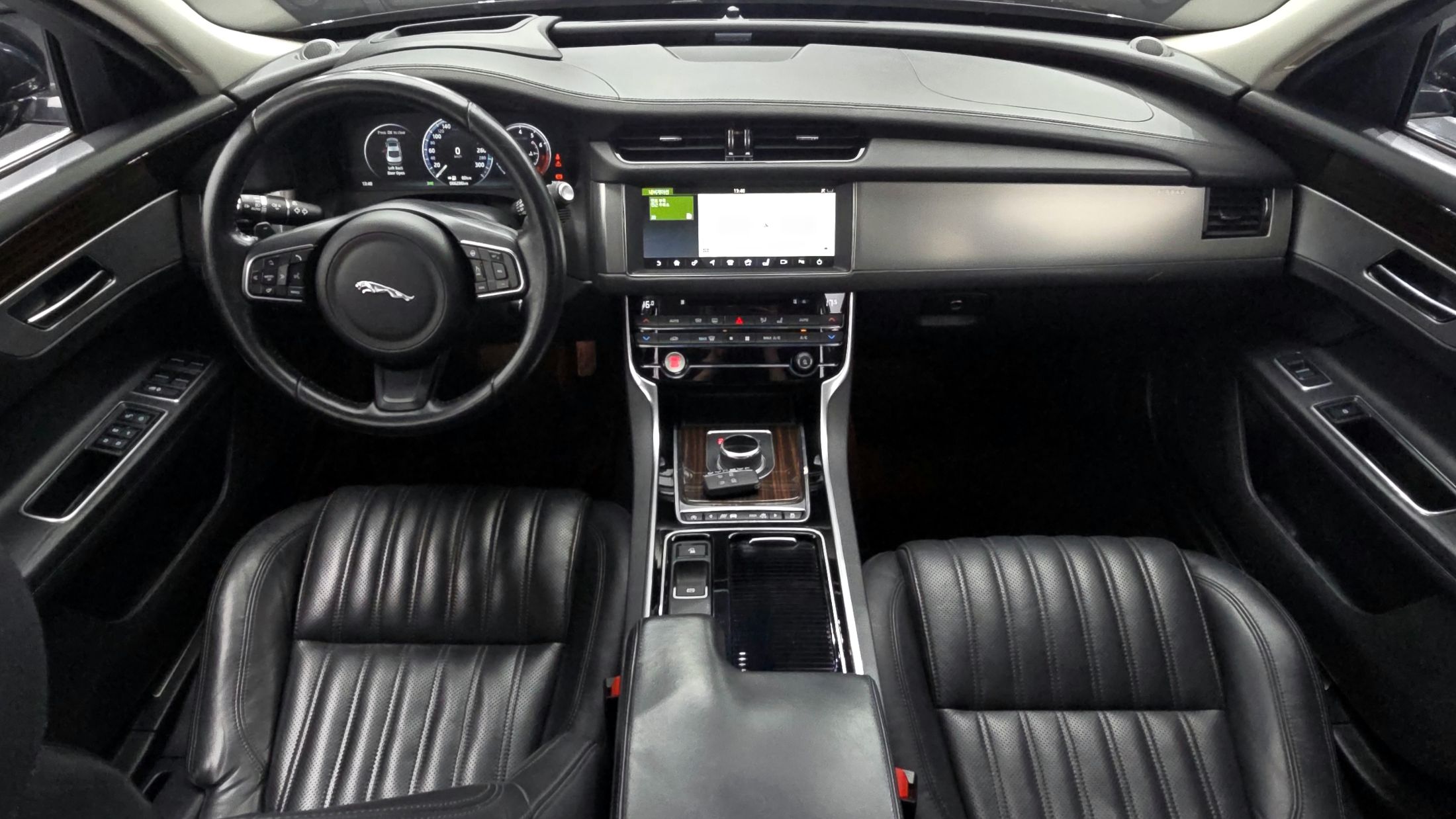 JAGUAR XF X260 2017