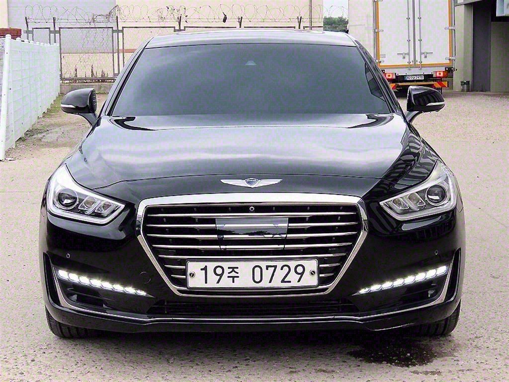 GENESIS EQ900 2016