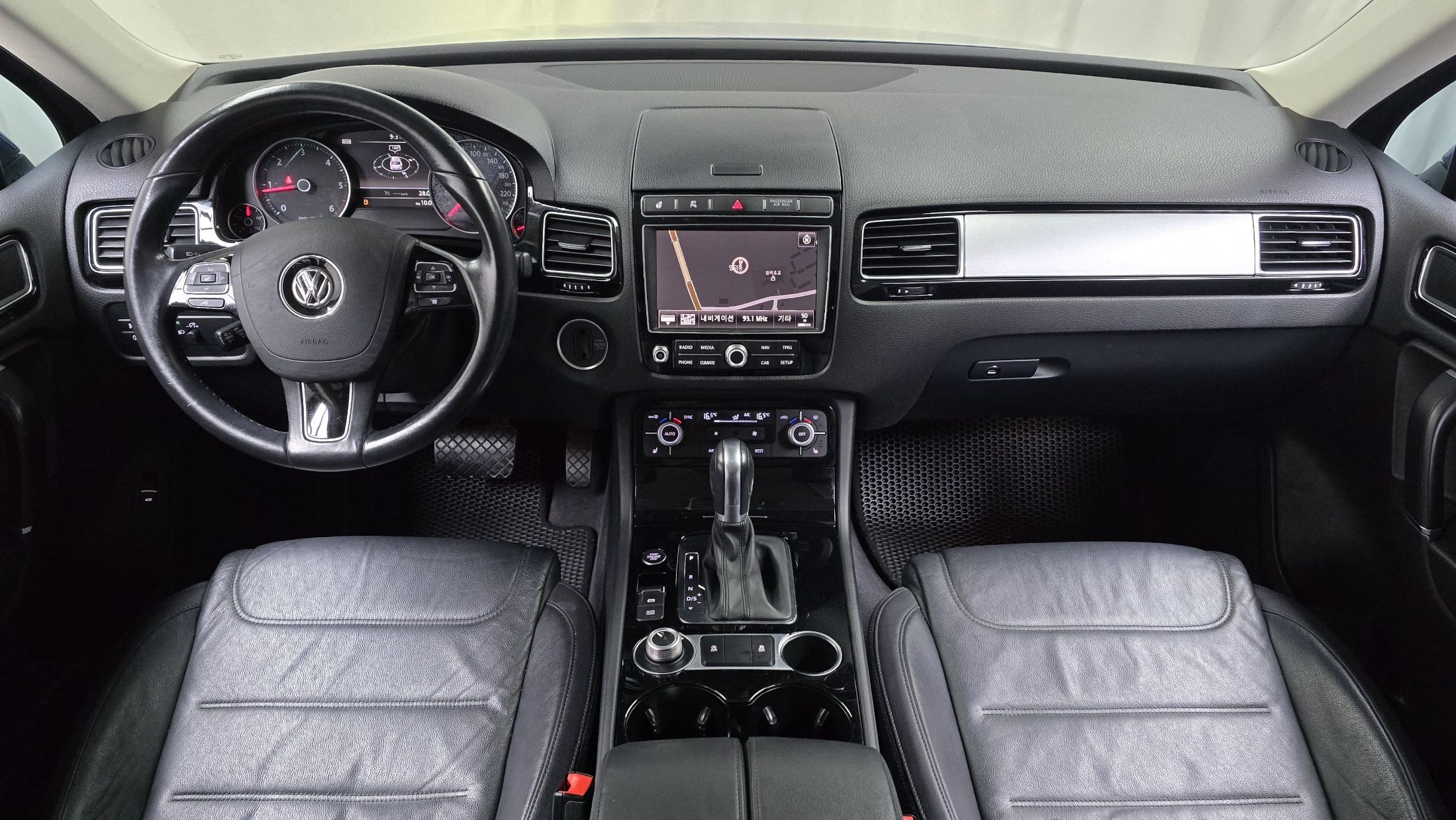 VOLKSWAGEN TOUAREG 2016