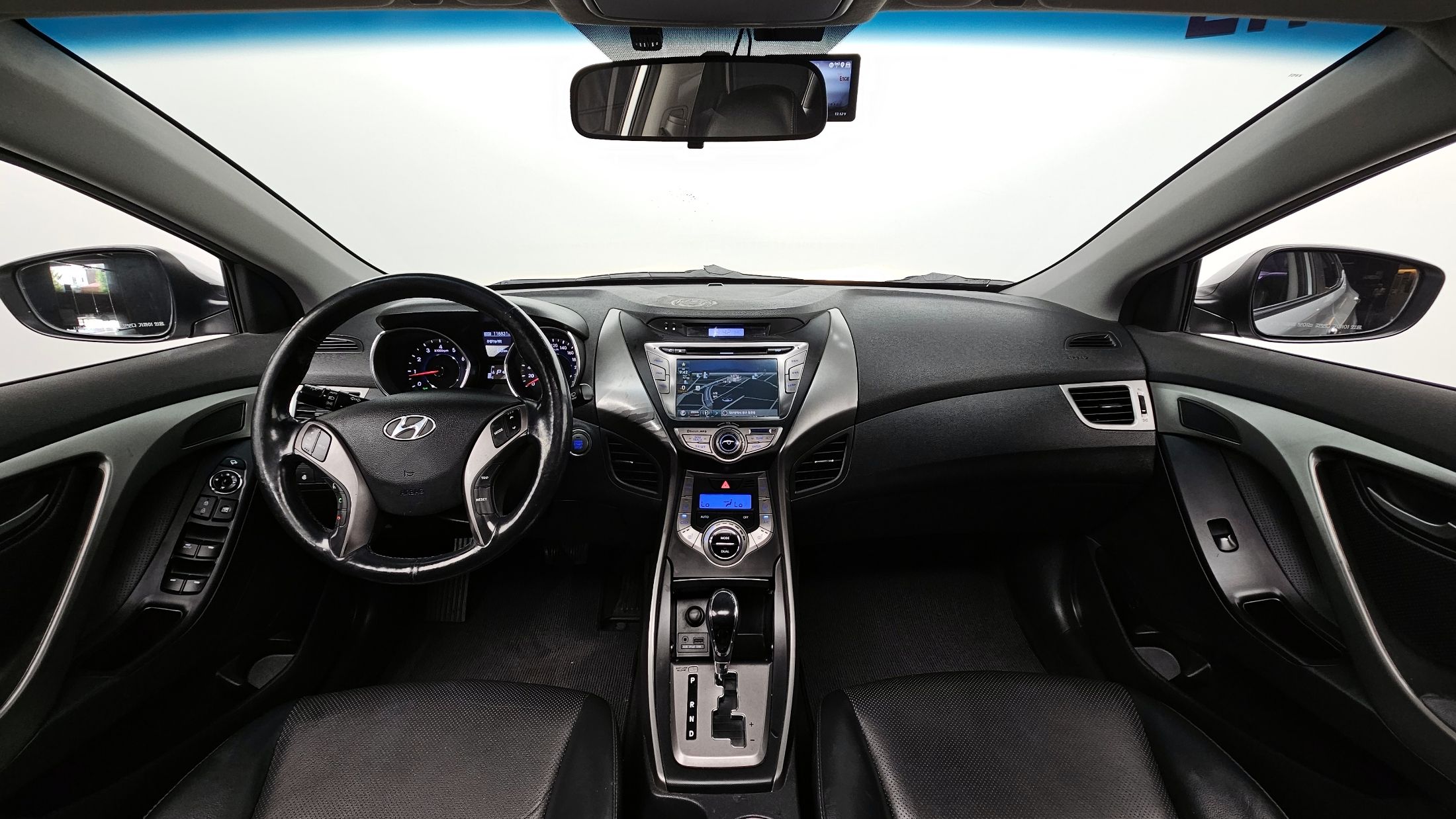 HYUNDAI AVANTE MD 2013