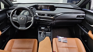 LEXUS UX250H 2019