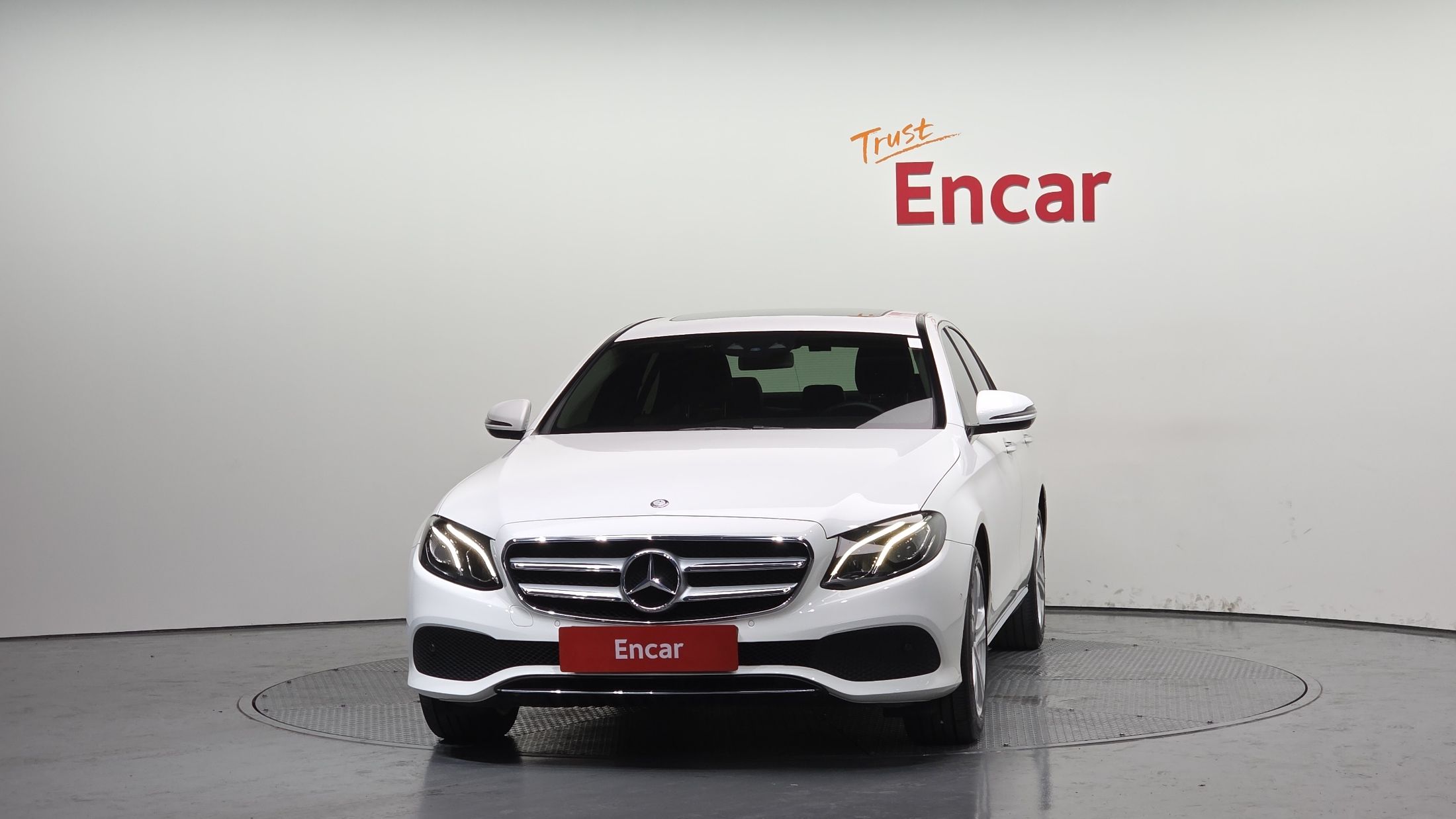 MERCEDES BENZ E-CLASS W213 2017