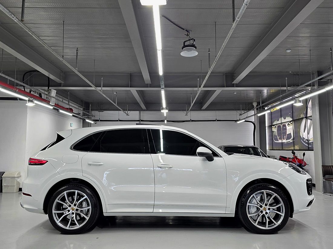 PORSCHE CAYENNE PO536 2020