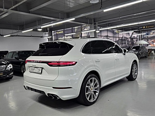 PORSCHE CAYENNE PO536 2020