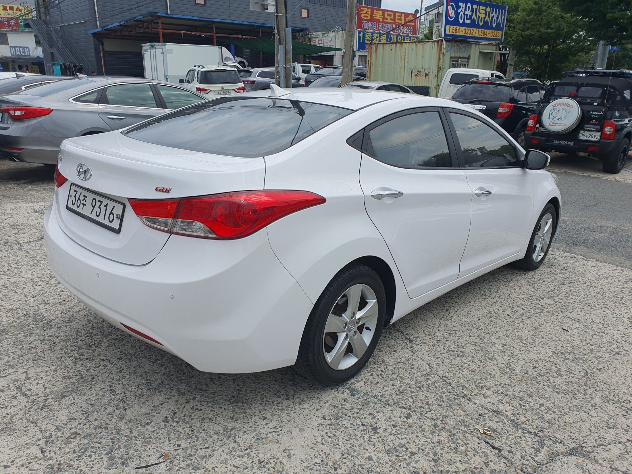 HYUNDAI AVANTE MD 2013