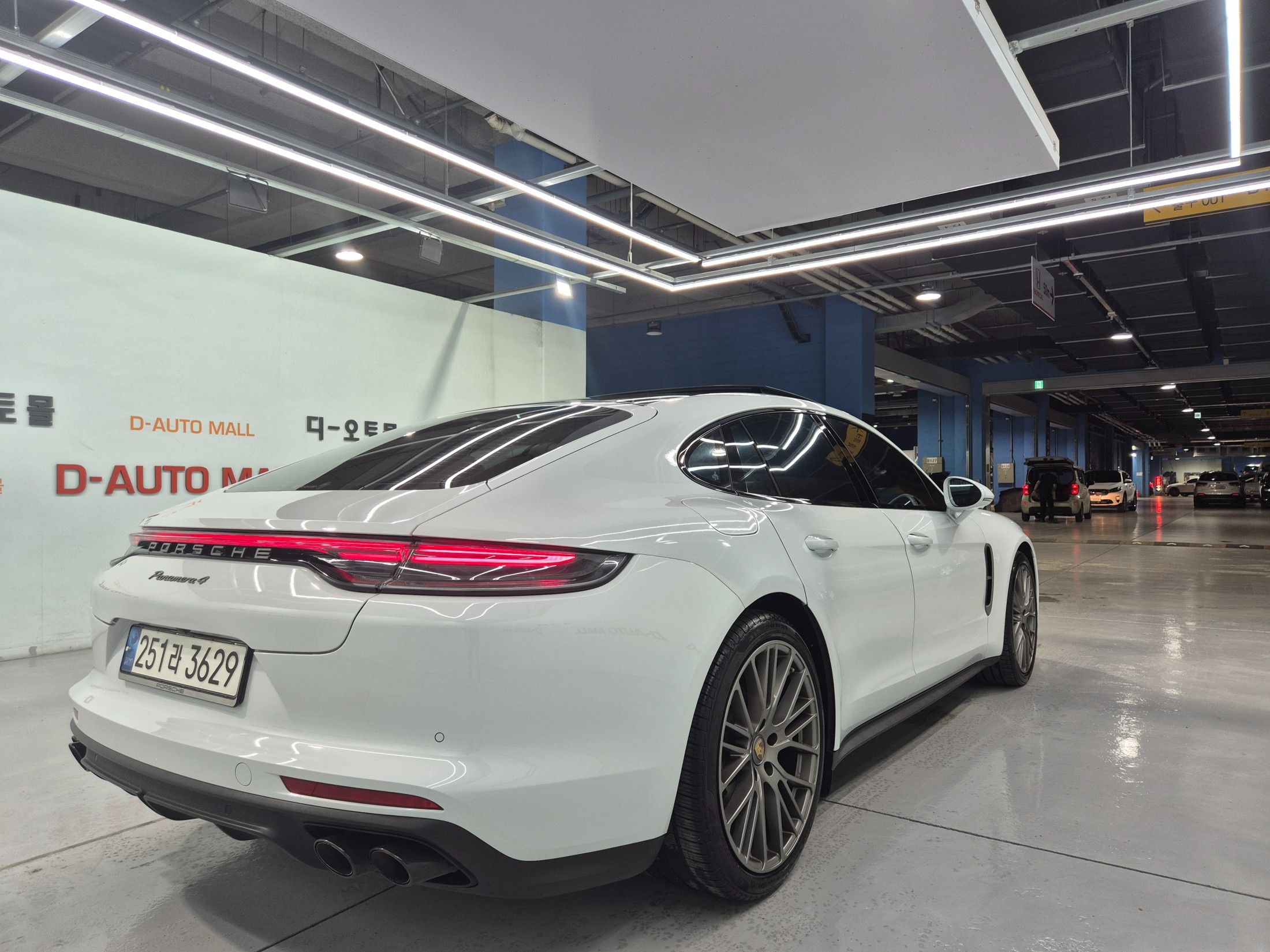 PORSCHE PANAMERA 971 2022