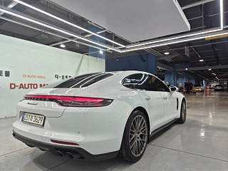 PORSCHE PANAMERA 971 2022