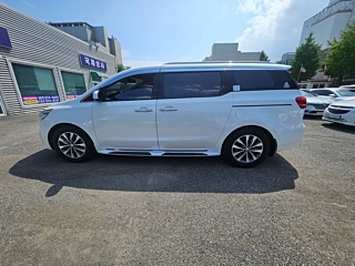 KIA CARNIVAL 2016