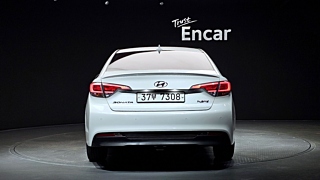 HYUNDAI LF SONATA HYBRID 2017