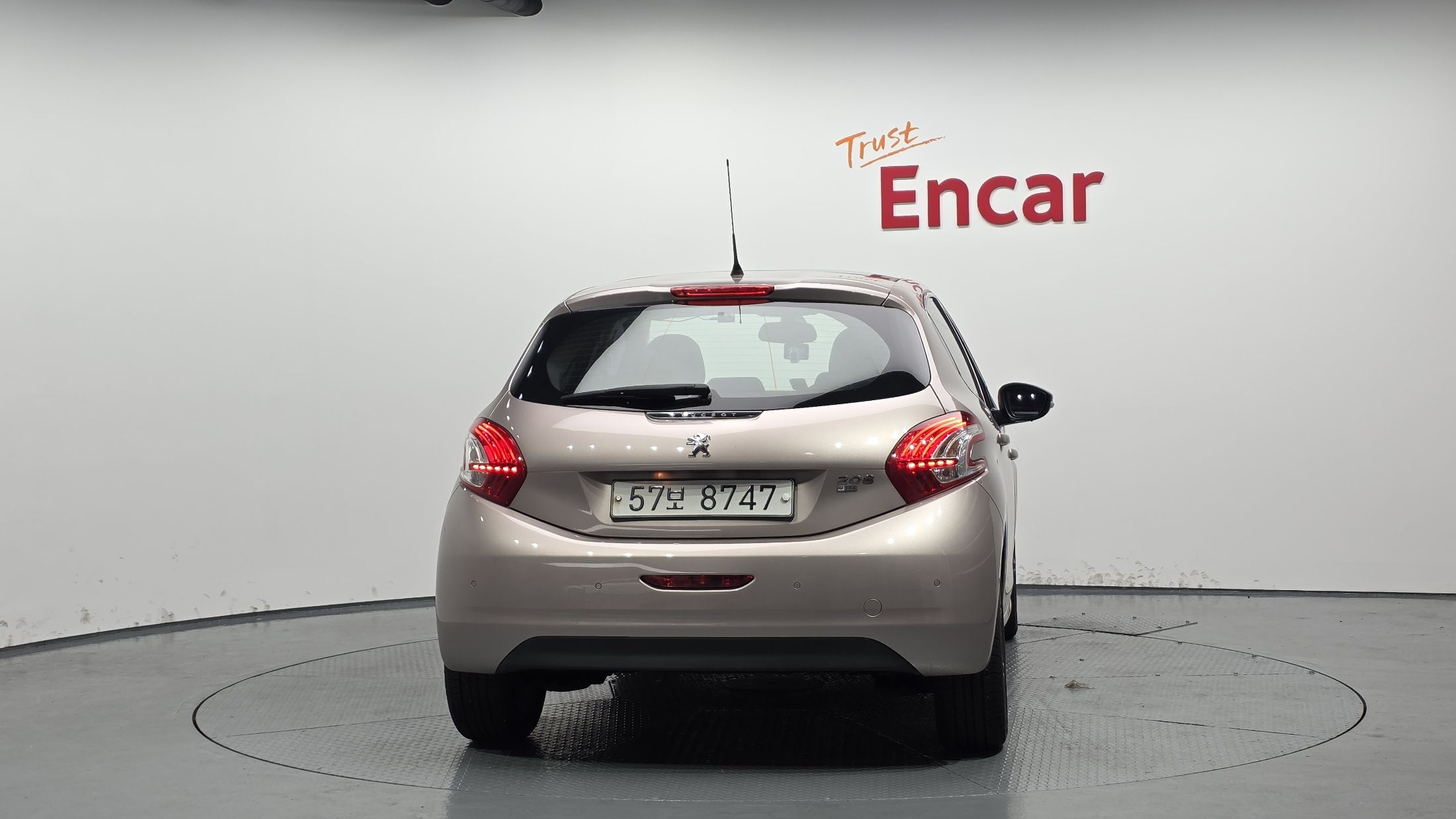 PEUGEOT 208 2013
