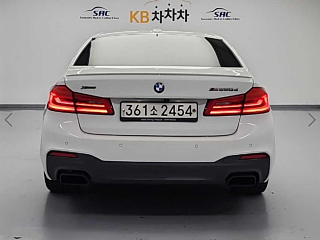 BMW 5-SERIES G30 2018