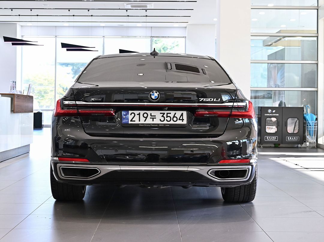 BMW 7-SERIES G11 2021