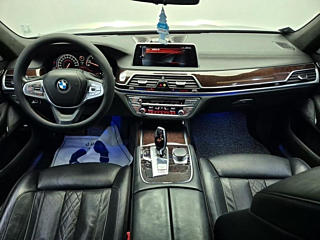 BMW 7-SERIES G11 2016