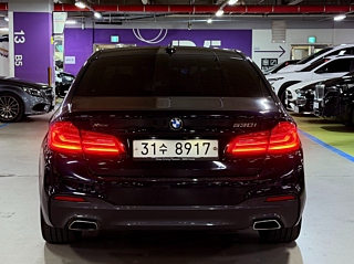 BMW 5-SERIES G30 2019