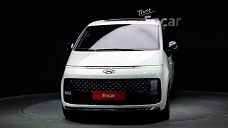 HYUNDAI STARIA 2023