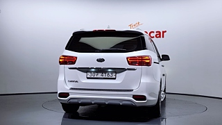 KIA CARNIVAL 2018