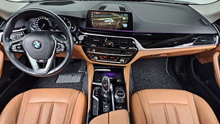 BMW 5-SERIES G30 2017