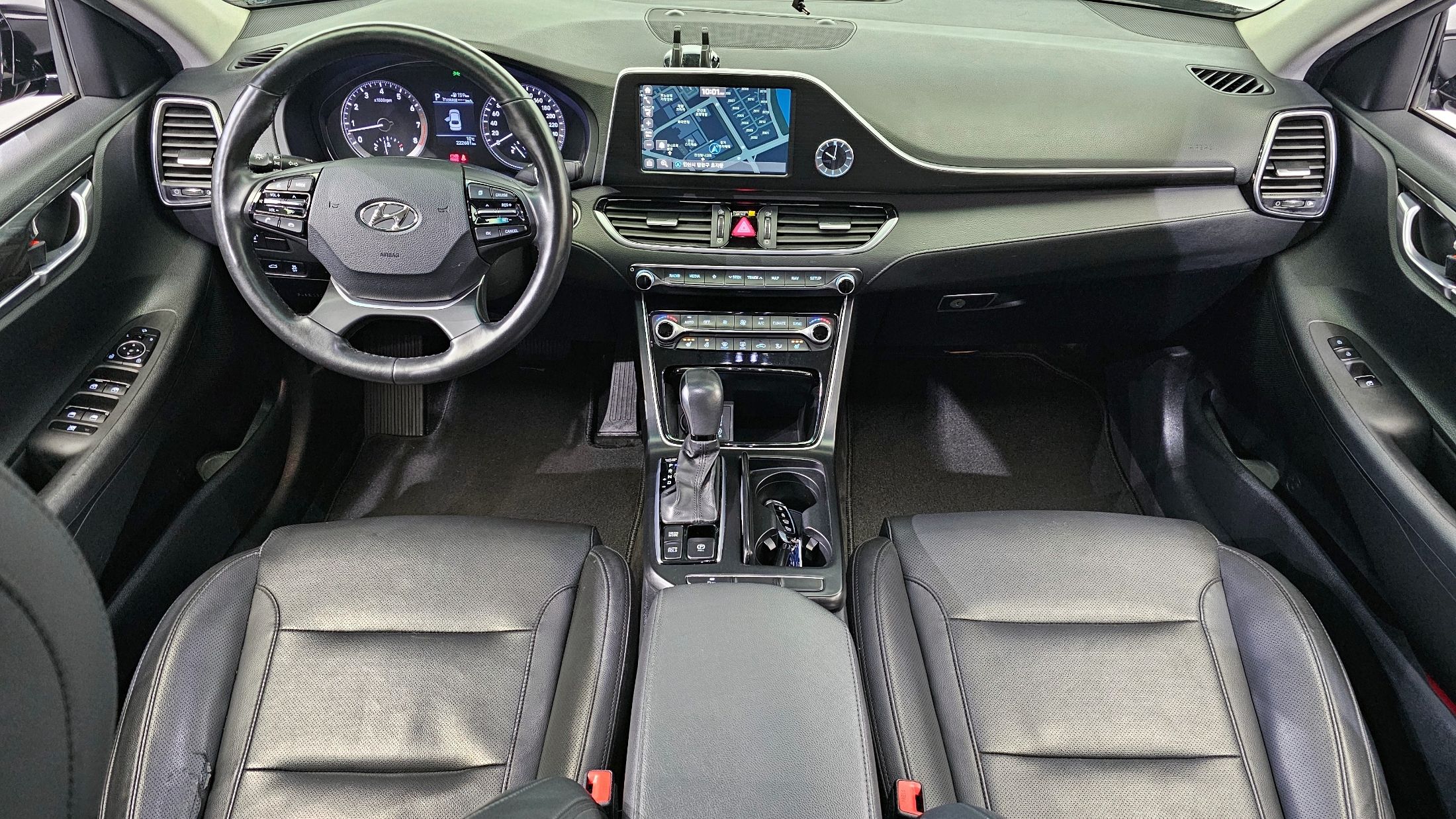 HYUNDAI GRANDEUR IG 2017