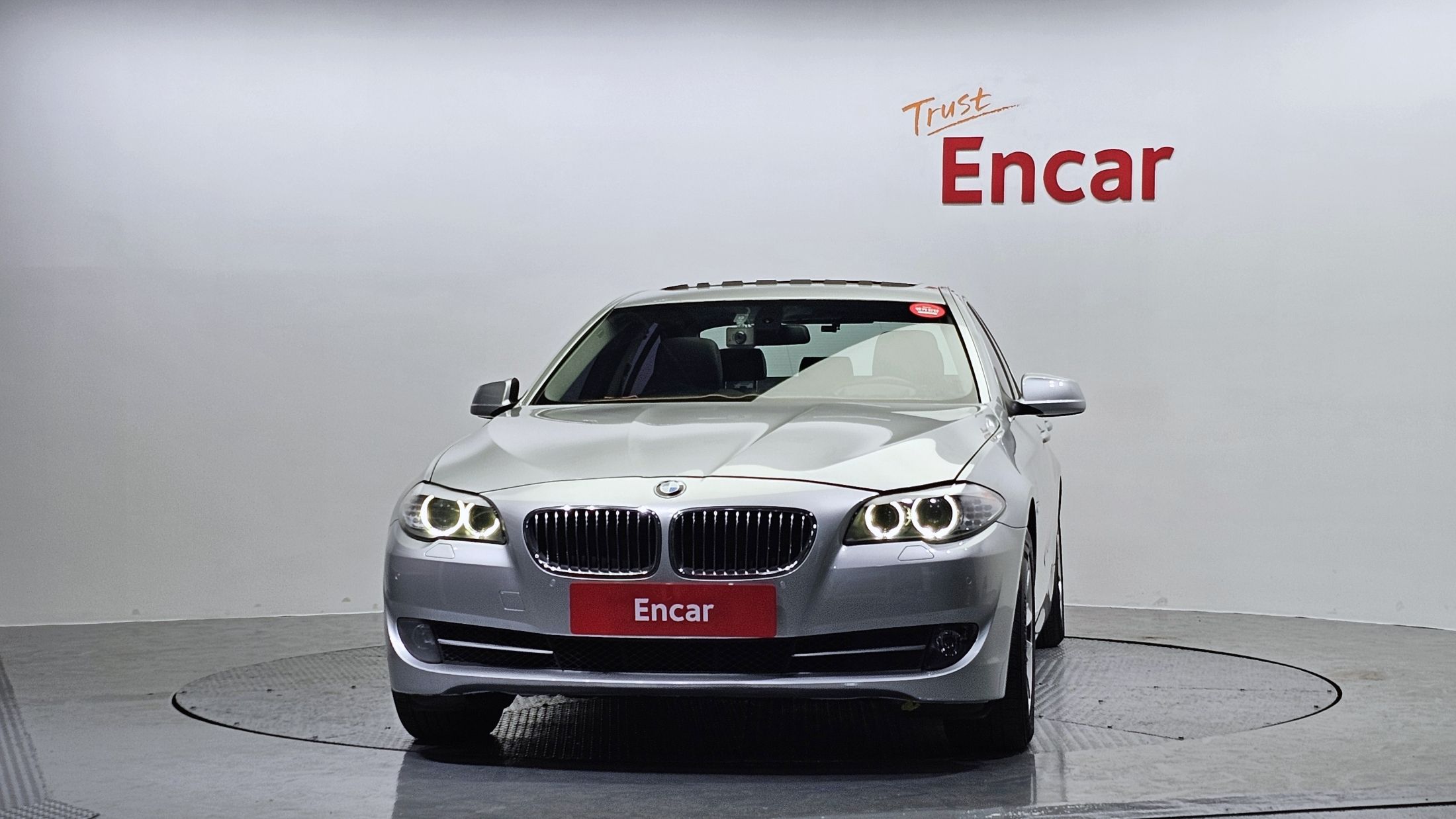 BMW 5-SERIES F10 2011