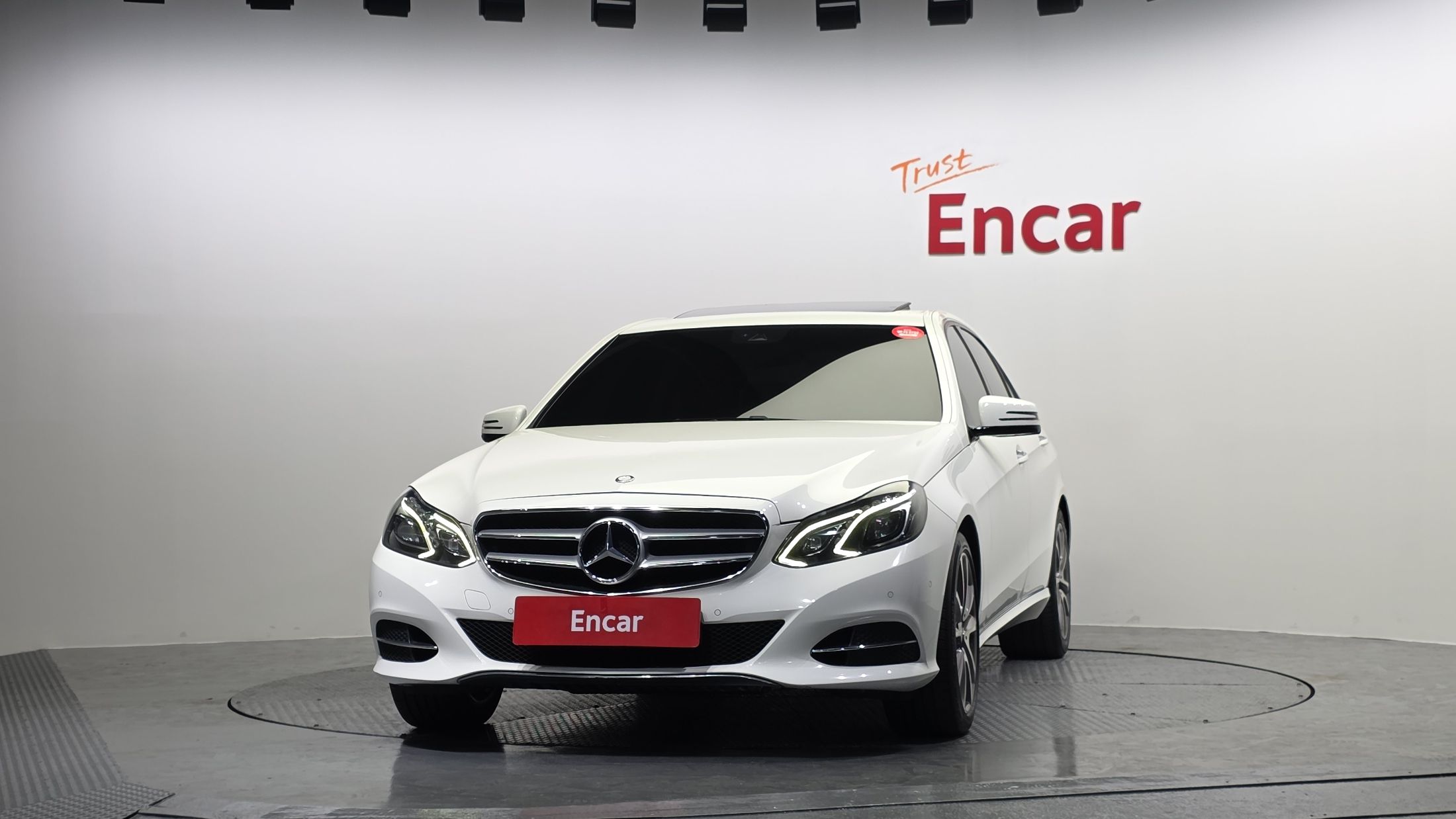 MERCEDES BENZ E-CLASS W212 2014