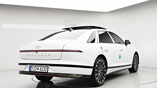 HYUNDAI GRANDEUR HYBRID GN7 2023