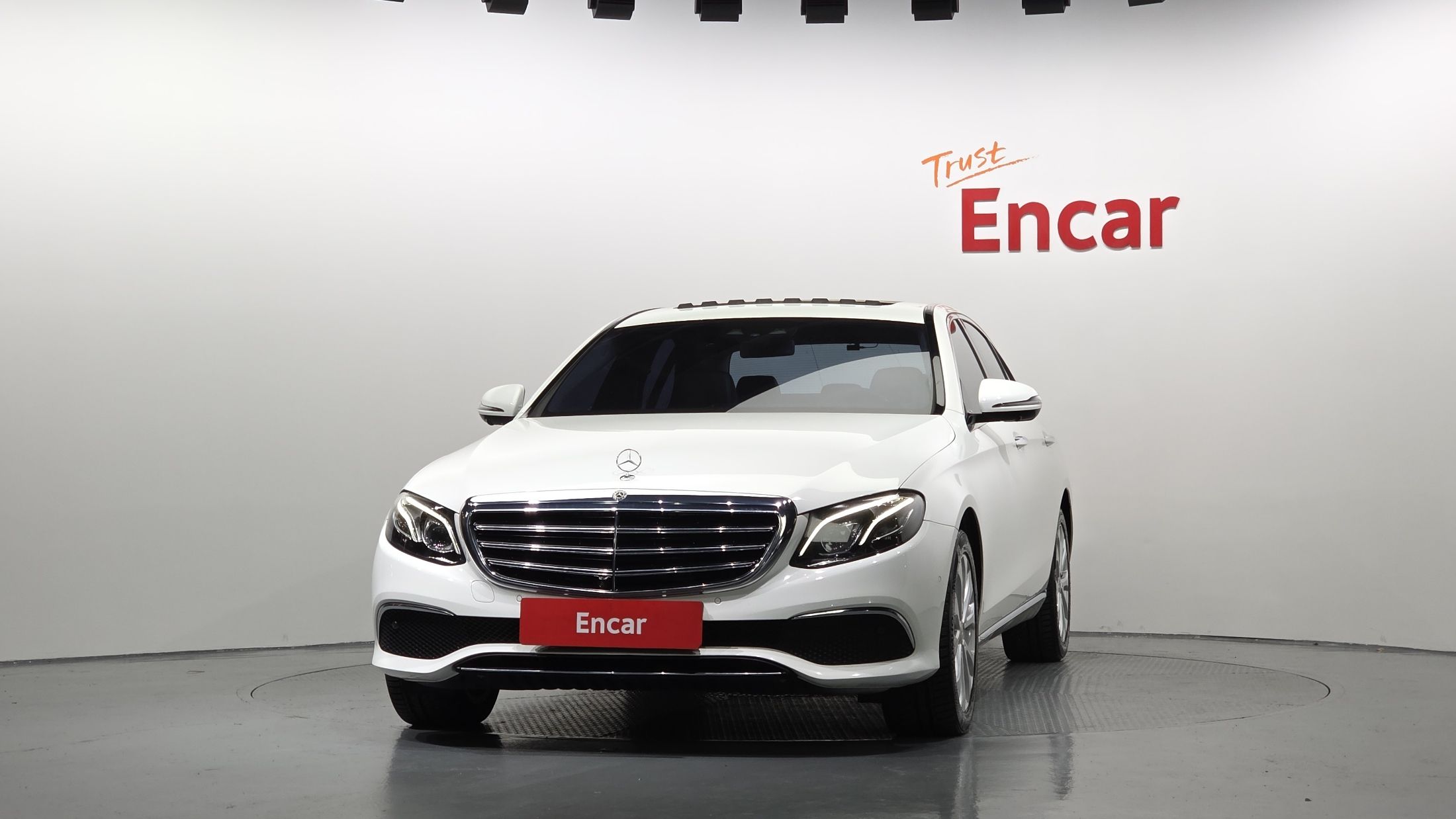 MERCEDES BENZ E-CLASS W213 2018