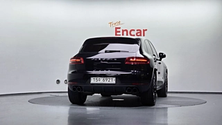PORSCHE MACAN 2018