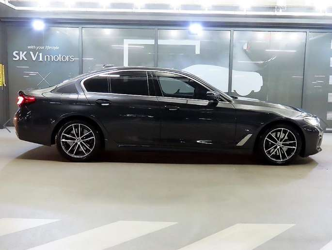 BMW 5-SERIES G30 2021