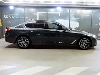 BMW 5-SERIES G30 2021
