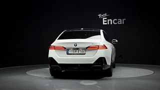 BMW 5-SERIES G60 2024