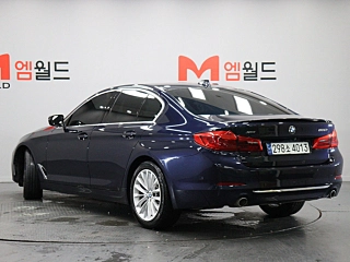 BMW 5-SERIES G30 2019