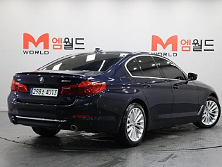 BMW 5-SERIES G30 2019