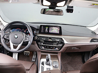 BMW 5-SERIES G30 2019
