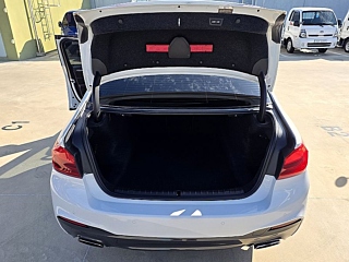 BMW 5-SERIES G30 2017