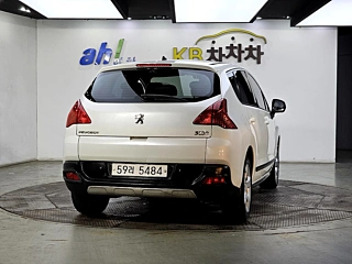 PEUGEOT 3008 2011