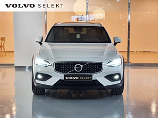 Заказать VOLVO V60 CROSS COUNTRY