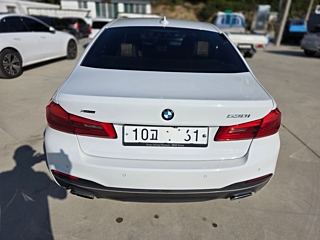 BMW 5-SERIES G30 2017