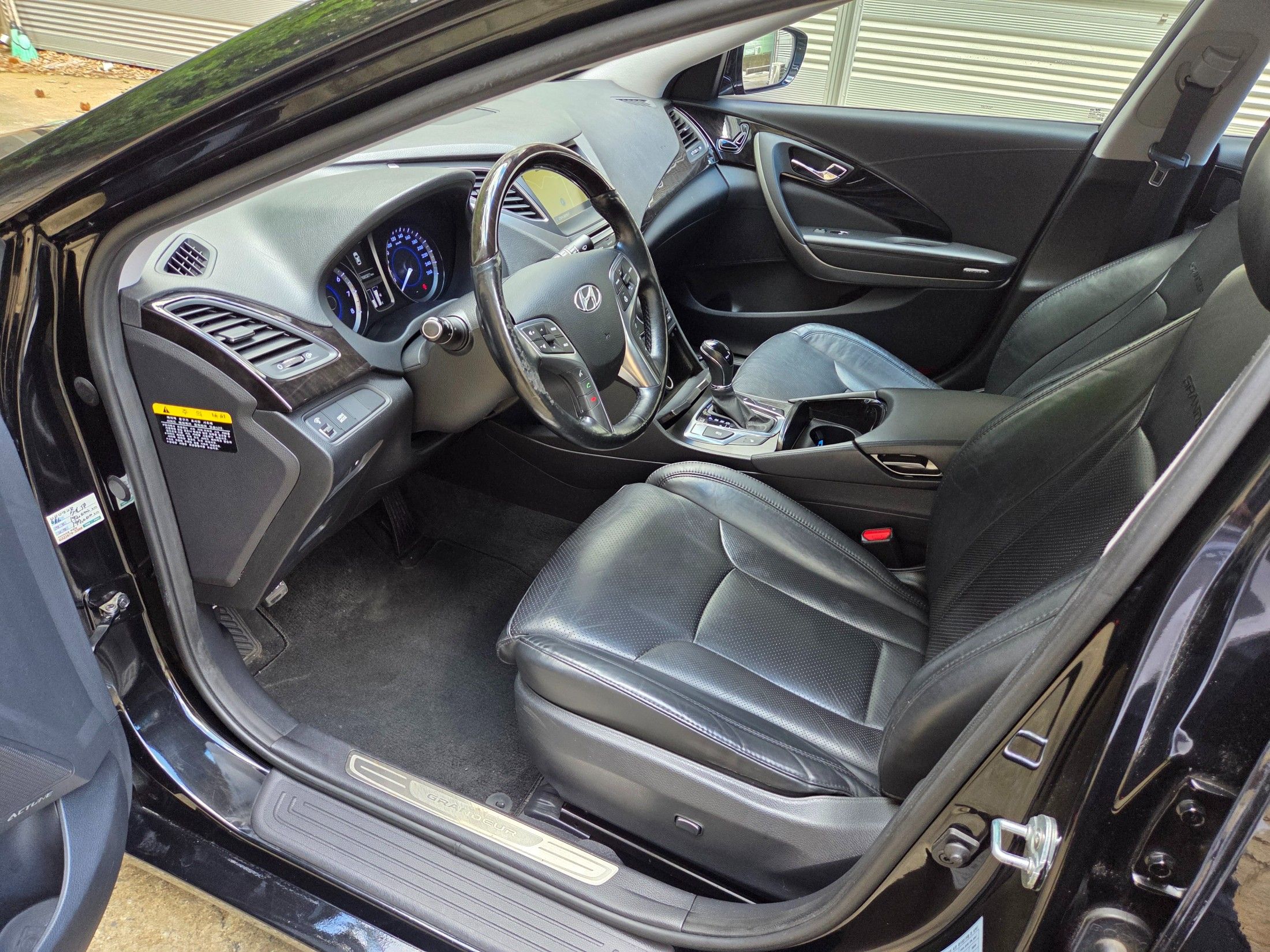 HYUNDAI GRANDEUR HG 2014