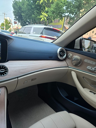 MERCEDES BENZ E-CLASS W213 2020