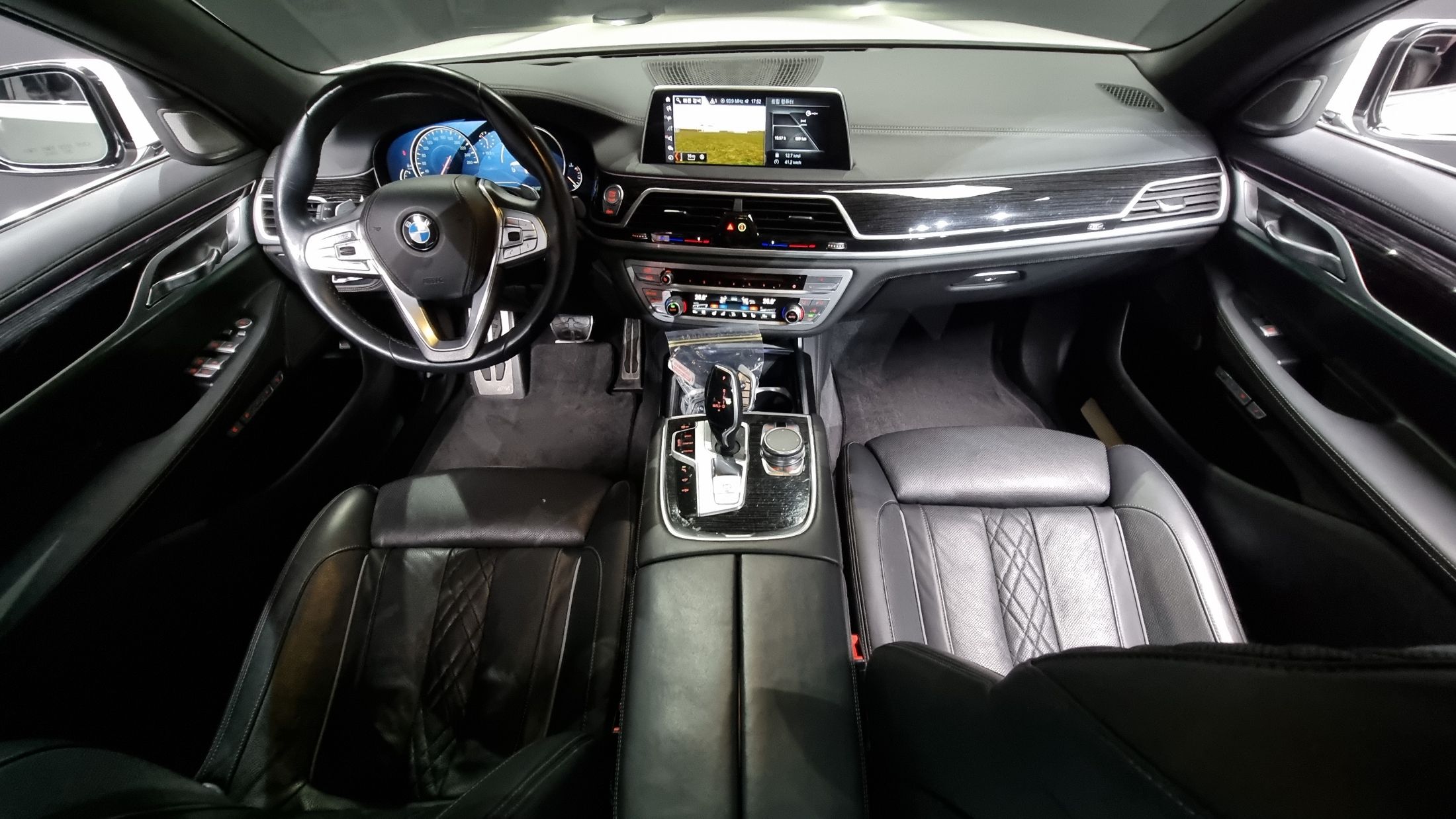 BMW 7-SERIES G11 2017