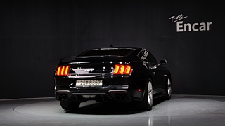 FORD MUSTANG 2020