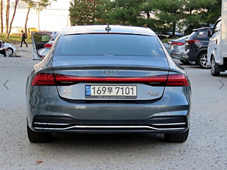 AUDI A7 4K 2020