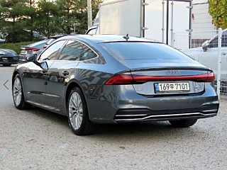AUDI A7 4K 2020