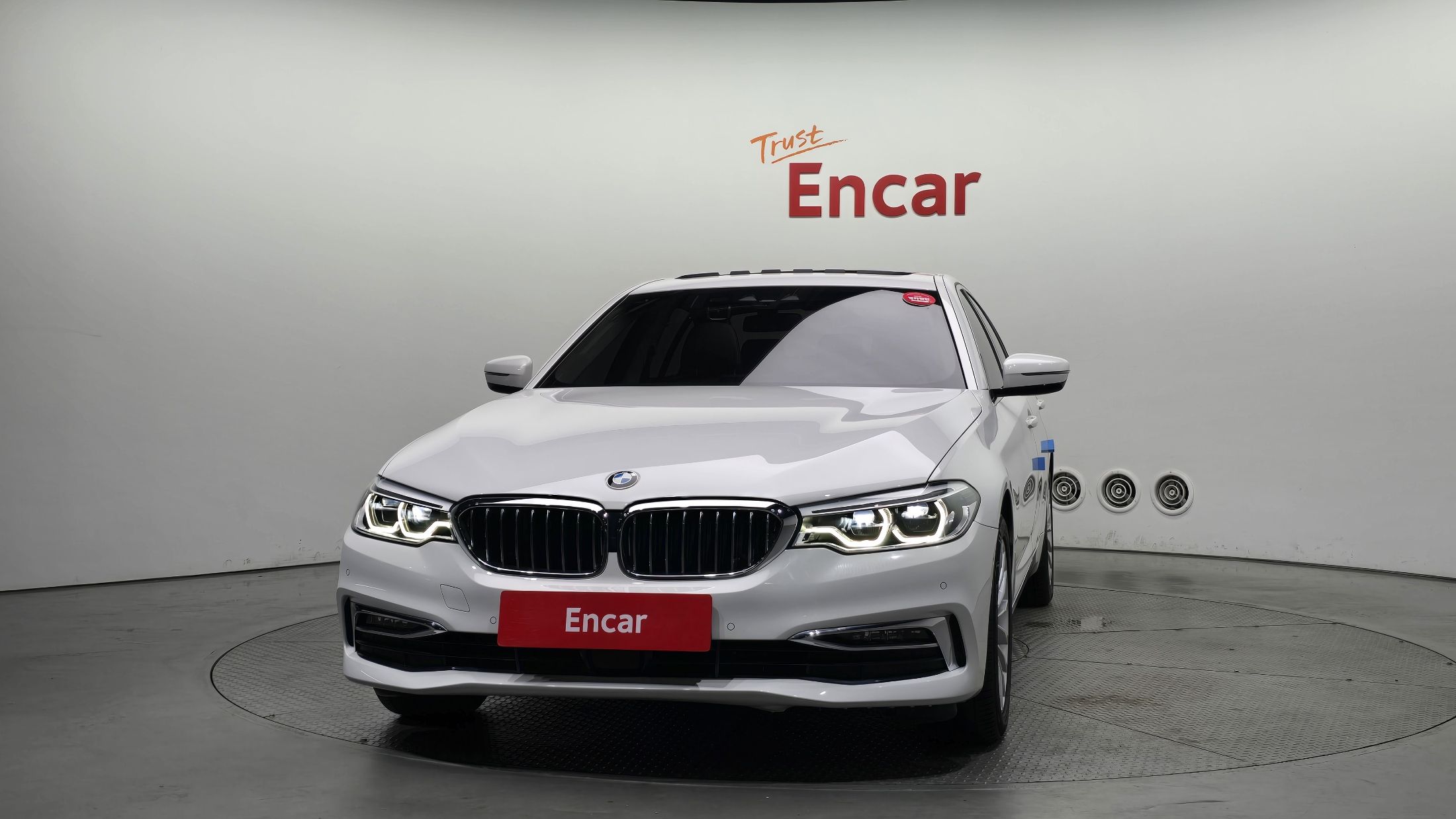 BMW 5-SERIES G30 2019