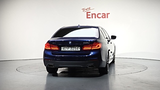 BMW 5-SERIES G30 2019