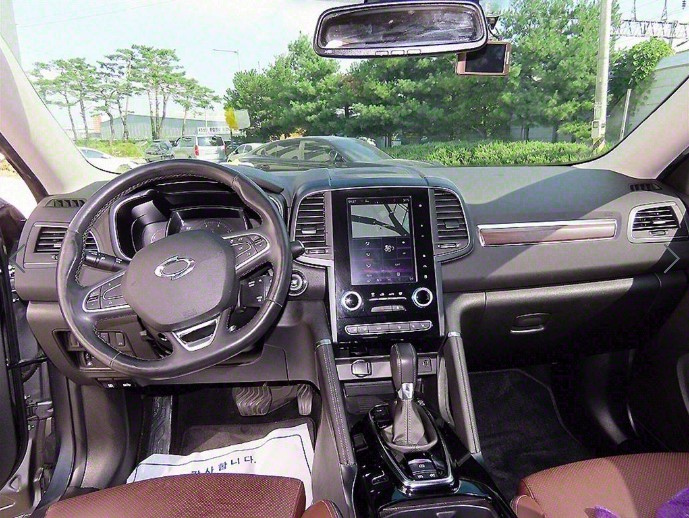 SAMSUNG QM6 2019